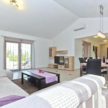 Pet Friendly In Sveti Kirin Dom wakacyjny