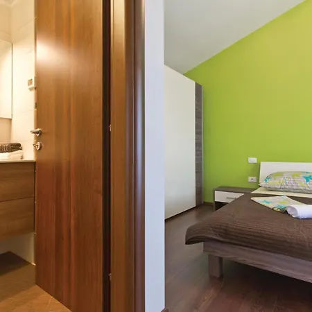 Vakantiehuis In Sveti Kirin With Jacuzzi