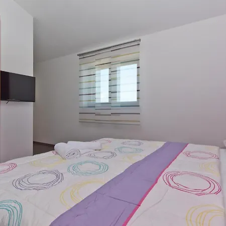 Pet Friendly In Sveti Kirin