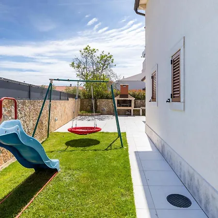 Pet Friendly In Sveti Kirin Dom wakacyjny