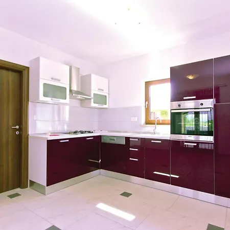 Dom wakacyjny Pet Friendly In Sveti Kirin *