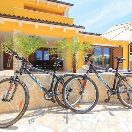 Pet Friendly In Sveti Kirin